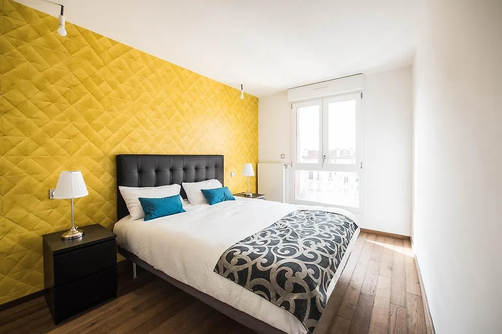 Clichy Apartament *