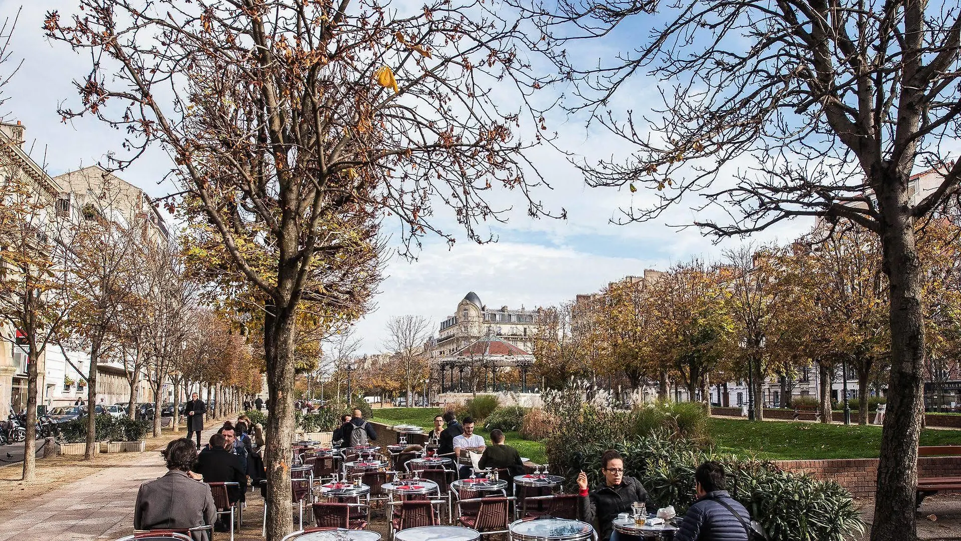 Clichy Apartament *